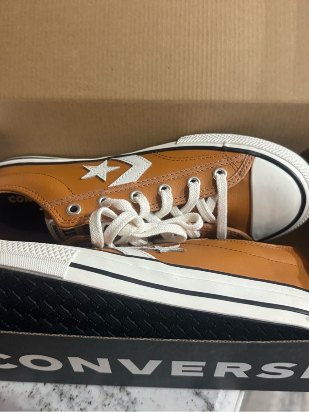Unisex Converse  Low-Top Sneakers in Brown